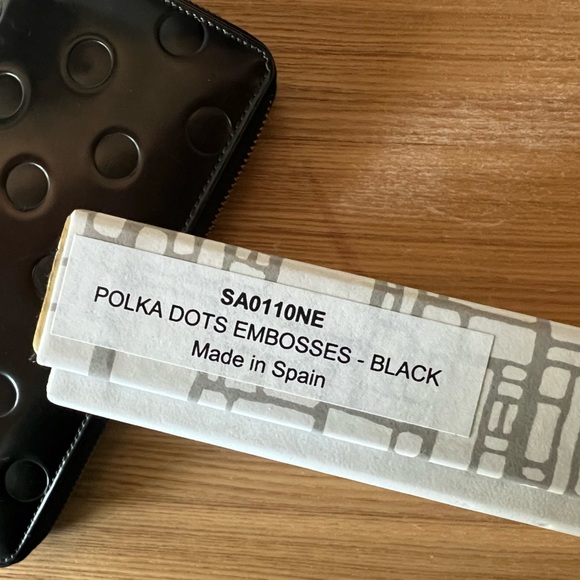 Comme des Garçons Dot Embossed Long Zipped Wallet - Picture 7 of 7